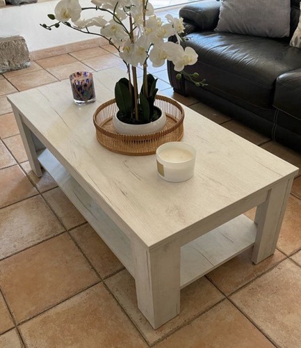 Table basse blanche moderne